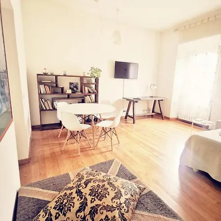 Alojamento de Acomodação e Pequeno-almoço Cinema House 3*