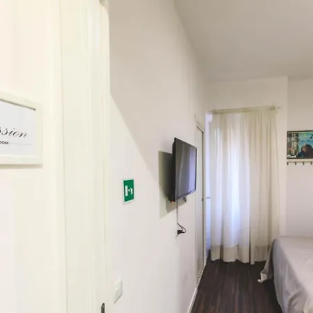 Alojamento de Acomodação e Pequeno-almoço Cinema House 3*